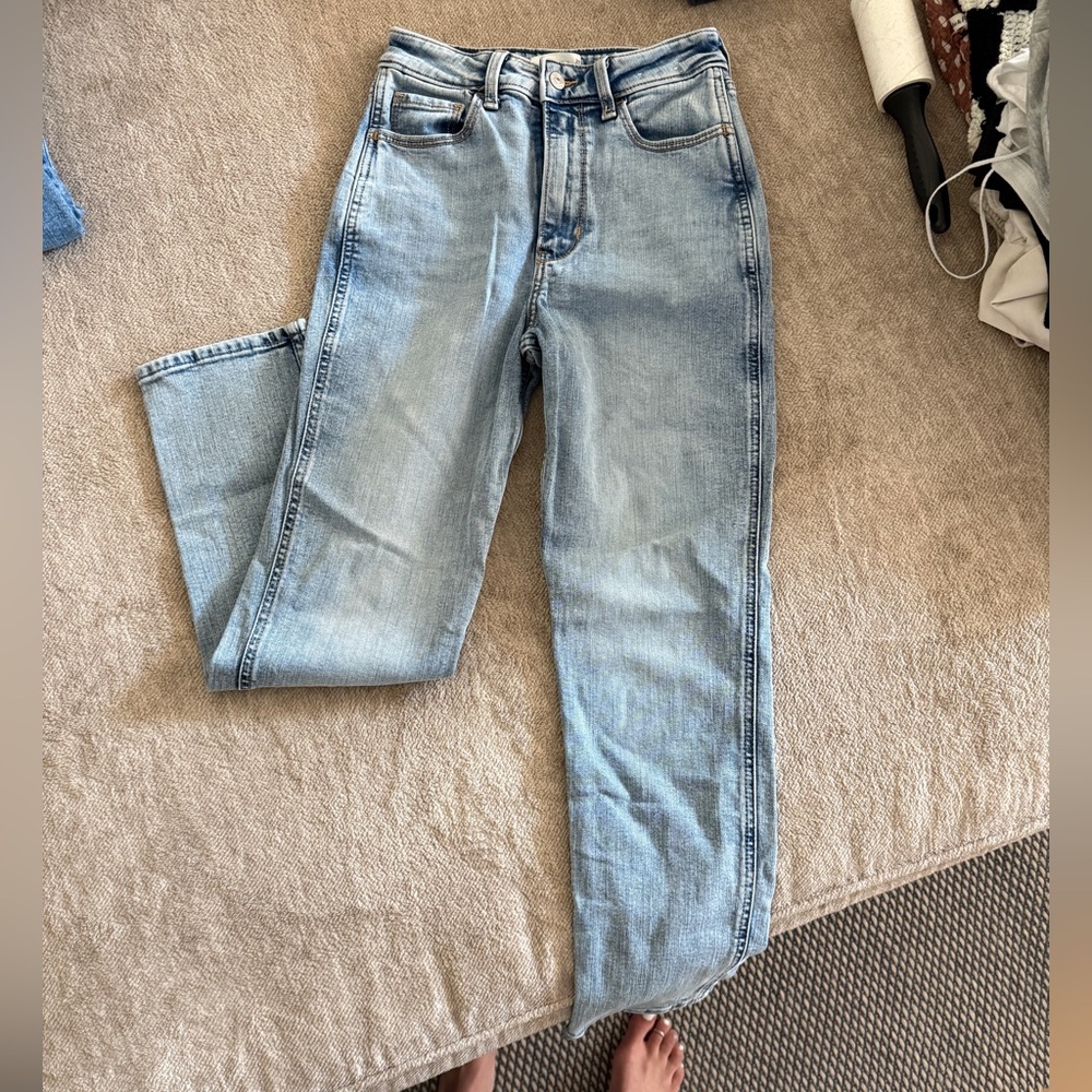 Abercrombie & Fitch The Mom High Rise Jeans